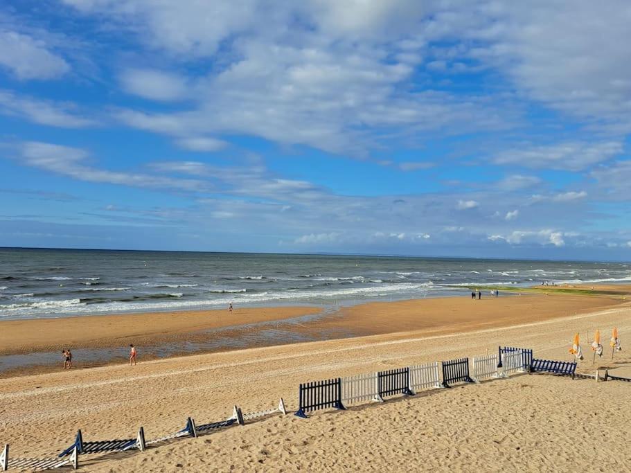 Studio Chic, Hyper Centre, 4 Minutes De La Plage Cabourg Exterior photo