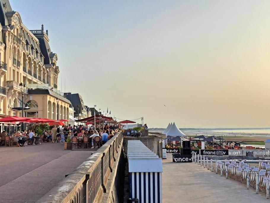 Studio Chic, Hyper Centre, 4 Minutes De La Plage Cabourg Exterior photo